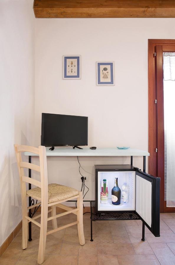 Edomat Bed & Breakfast Monserrato Dış mekan fotoğraf