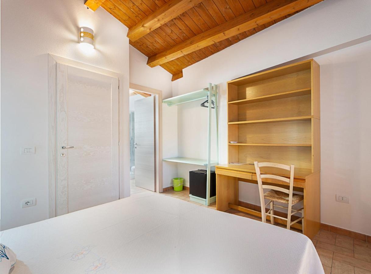 Edomat Bed & Breakfast Monserrato Dış mekan fotoğraf